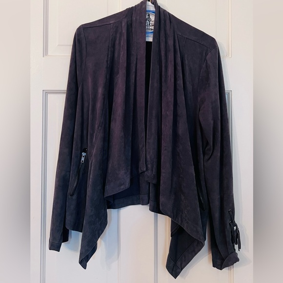 CUPCAKES and CASHMERE Brislin Faux Suede Drape Jacket - Picture 3 of 9